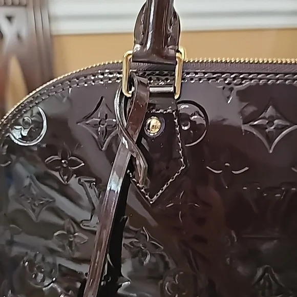 #0050-1108 LOUIS VUITTON MONOGRAM VERNIS ALMA HANDBAG - Picture 2 of 10